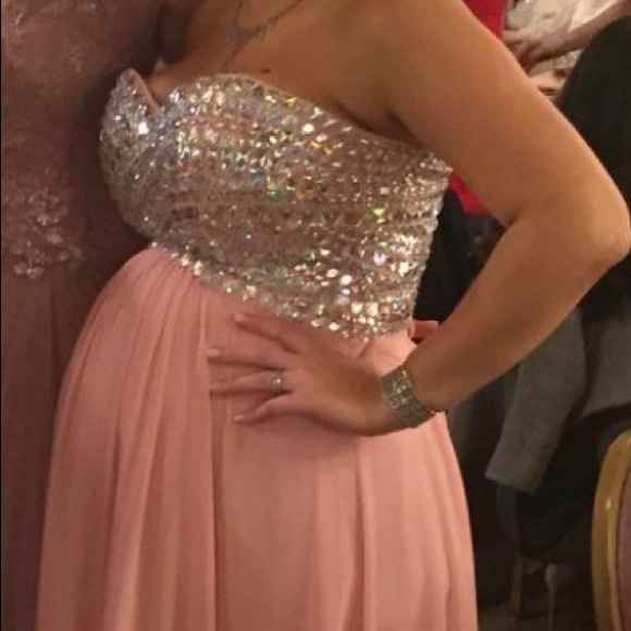 Maternity Gown - Picture 10 of 10